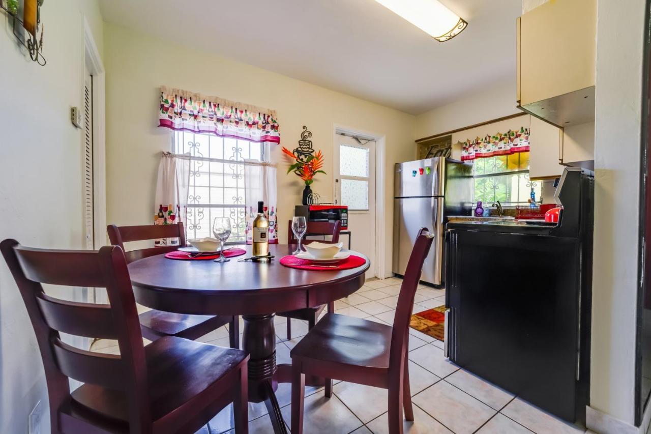 Beach Chairs, Good Kitchen, Strong Wifi On 14Th Ave Fort Lauderdale Exterior photo